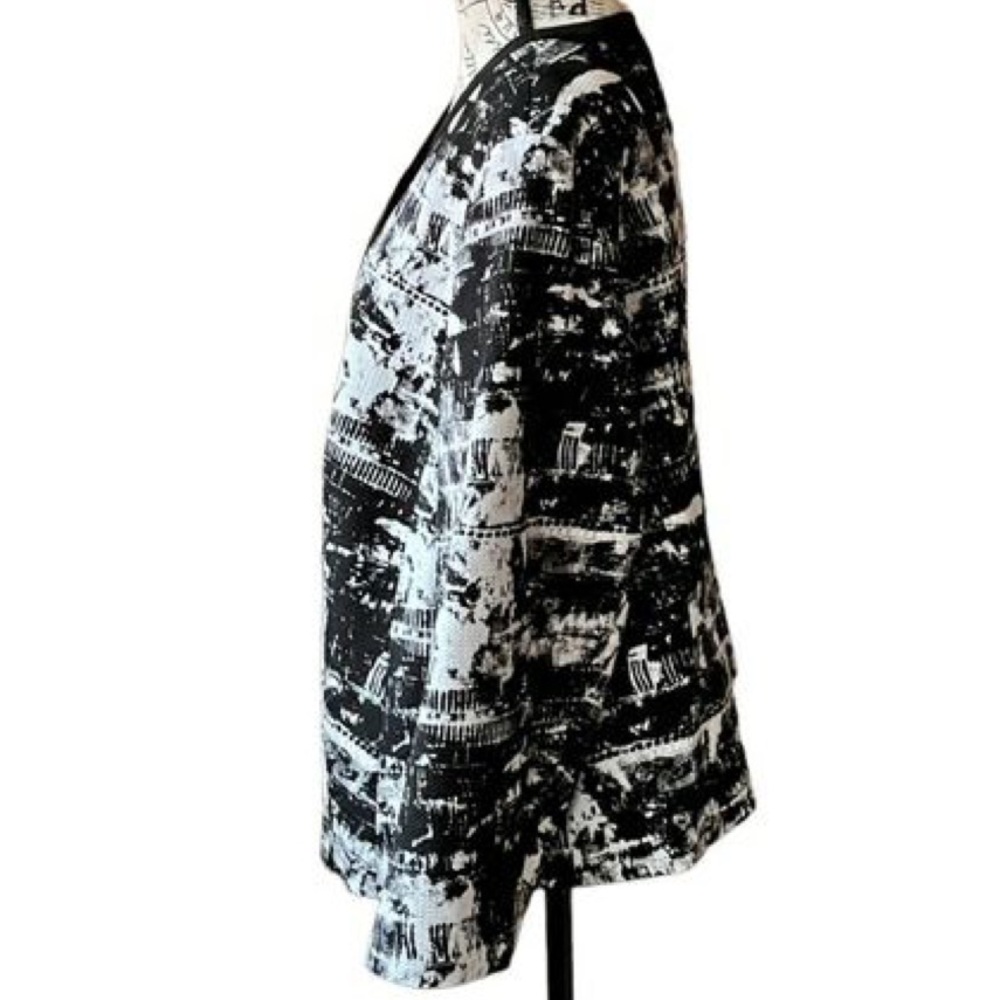 Nine West Modern Multi-Pattern Artsy Cropped Blazer Size 14 B/W - Picture 2 of 9
